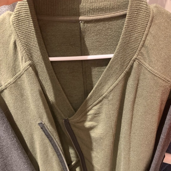 Lululemon Zip Sweater - Picture 4 of 4
